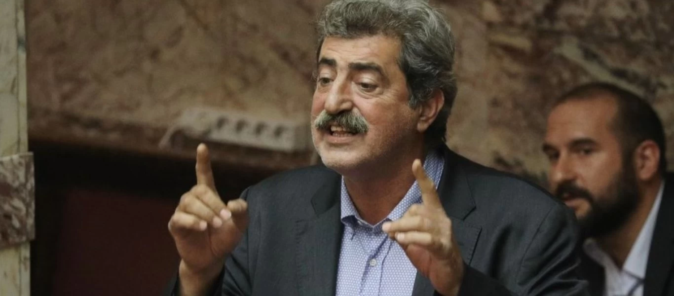 Π. Πολάκης για τον αντικαπνιστικό: «Οι μισοί βουλευτές της ΝΔ είναι πιο φανατικοί καπνιστές από μένα»